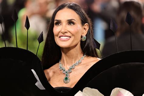 Demi Moore comenta cenas de nu frontal em The Substance